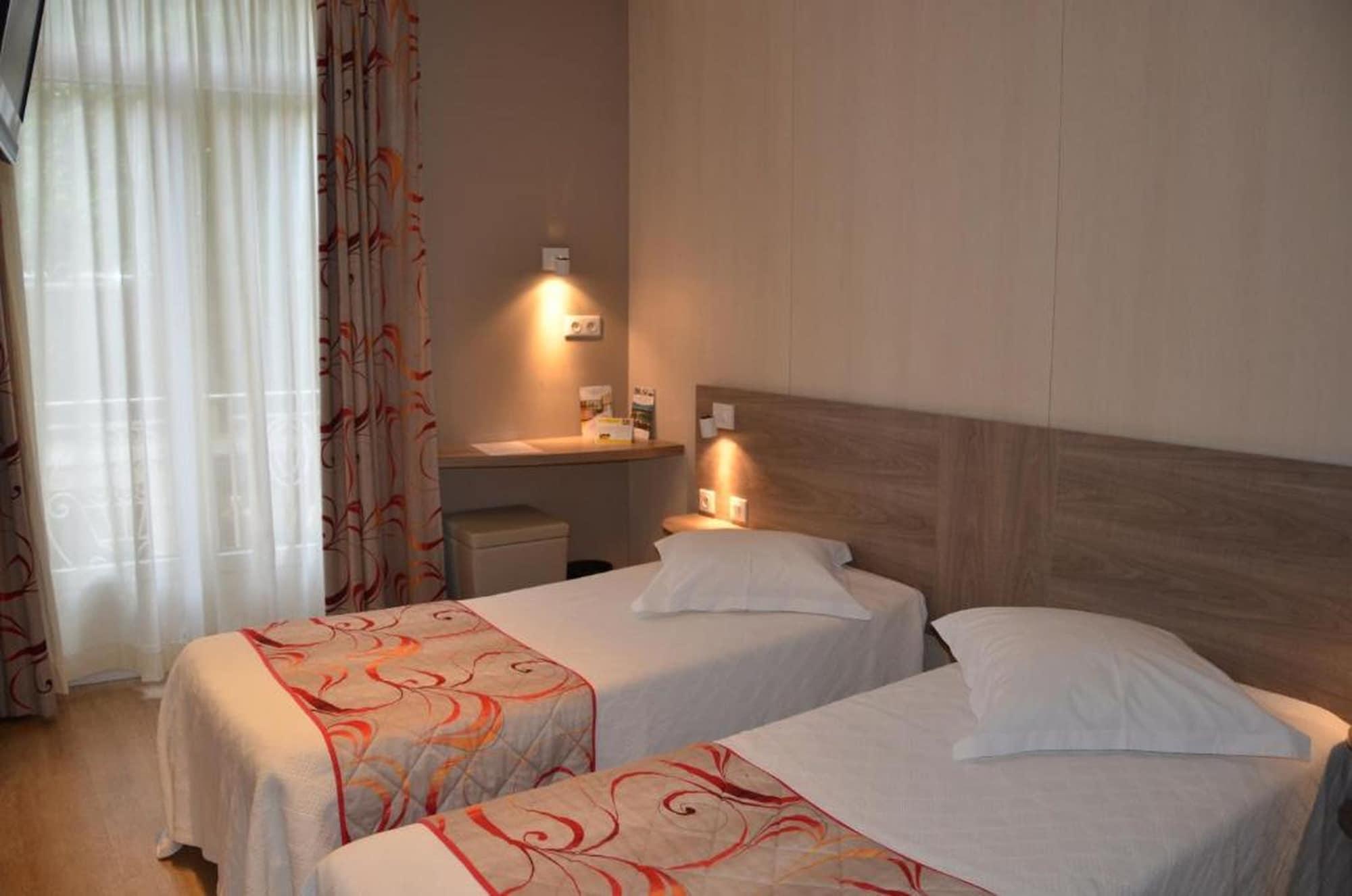 Brit Hotel Confort Le Revest 생트막시메 외부 사진