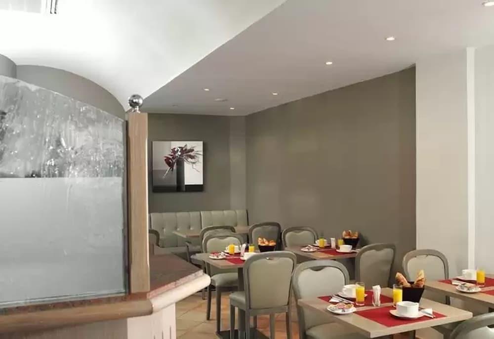 Brit Hotel Confort Le Revest 생트막시메 외부 사진