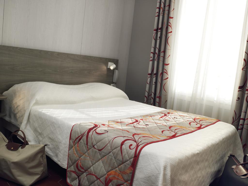 Brit Hotel Confort Le Revest 생트막시메 외부 사진