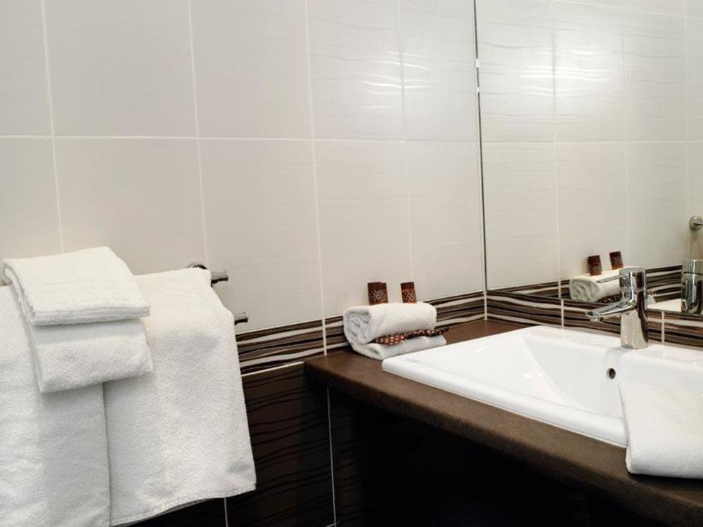 Brit Hotel Confort Le Revest 생트막시메 외부 사진